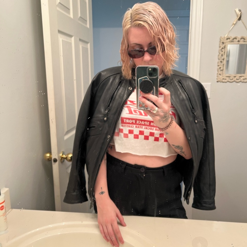 Vintage Harley Davidson leather biker jacket in great condition. Well made 🥰